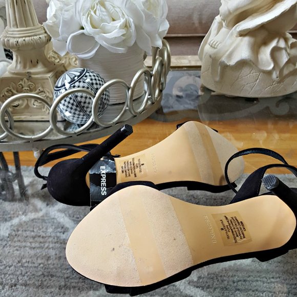 NWT! FAUX Suede HEELED Sandals By EXPRESS SZ 9 - Picture 3 of 4